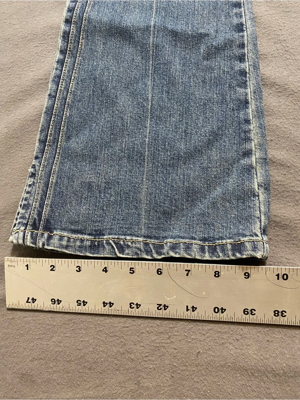 Silver Jeans Women’s Light Wash Blue Denim Bootcut Low-Rise Jeans Size 28/34